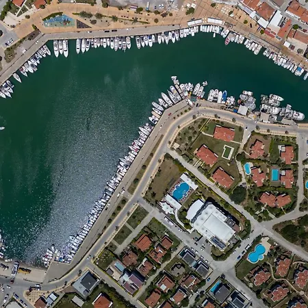 Otel Sisus Marina Çeşme