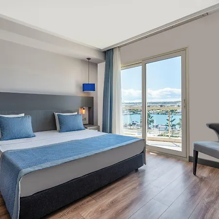 Otel Sisus Marina Çeşme