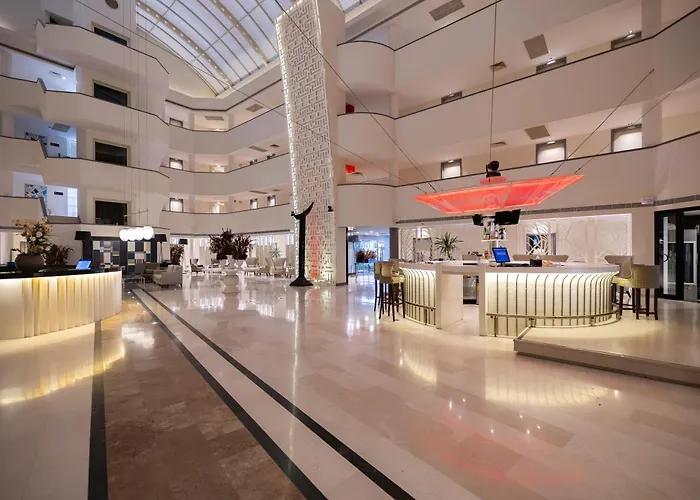 Hotell Sisus Marina Çeşme