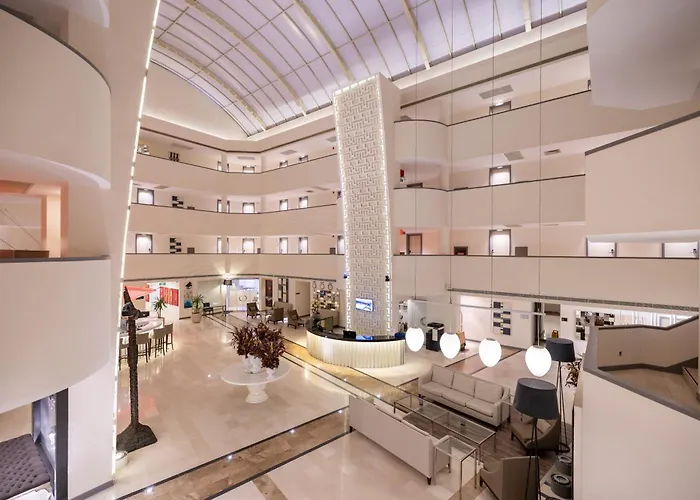 Hotell Sisus Marina 4*