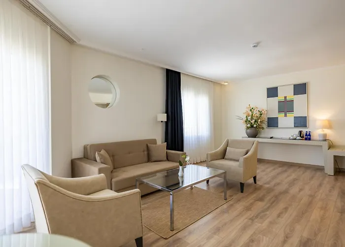 Sisus Marina Hotell Çeşme