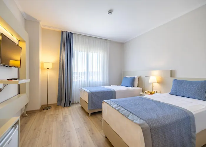 Hotell Sisus Marina 4*