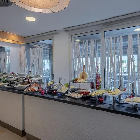 Sisus Marina Çeşme