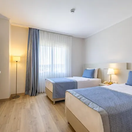 酒店 Sisus Marina 4*