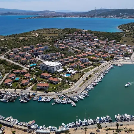 Sisus Marina Szálloda