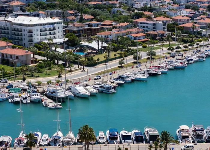 酒店 Sisus Marina 4*